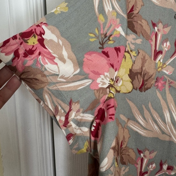 ISLANDER HAWAIIAN SHIRT. WOMENS BUTTON UP TROPICAL SHORT SLEEVE SHIRT. LIKE NEW - Picture 7 of 12